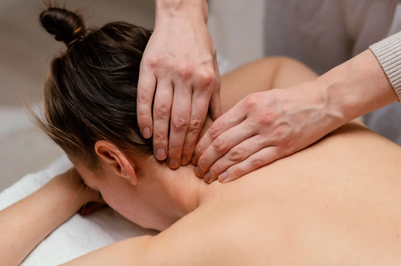 Stress relief neck and shoulder massage at Desert Relax SPA Las Vegas